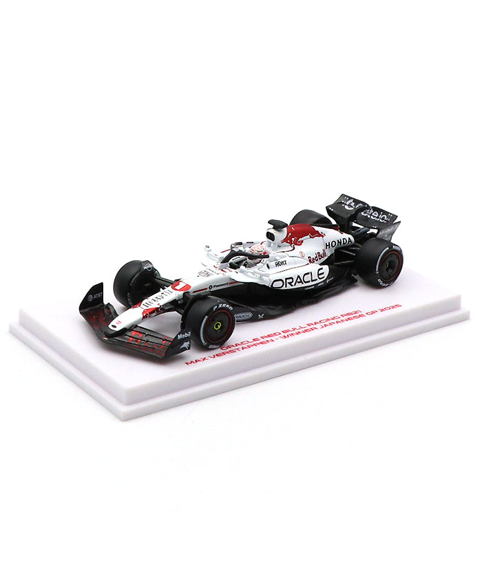 スパーク　レッドブルレーシングホンダありがとうバージョン(ホワイト)新品　絶版品 スパーク レッドブルレーシングホンダありがとうバージョン(ホワイト