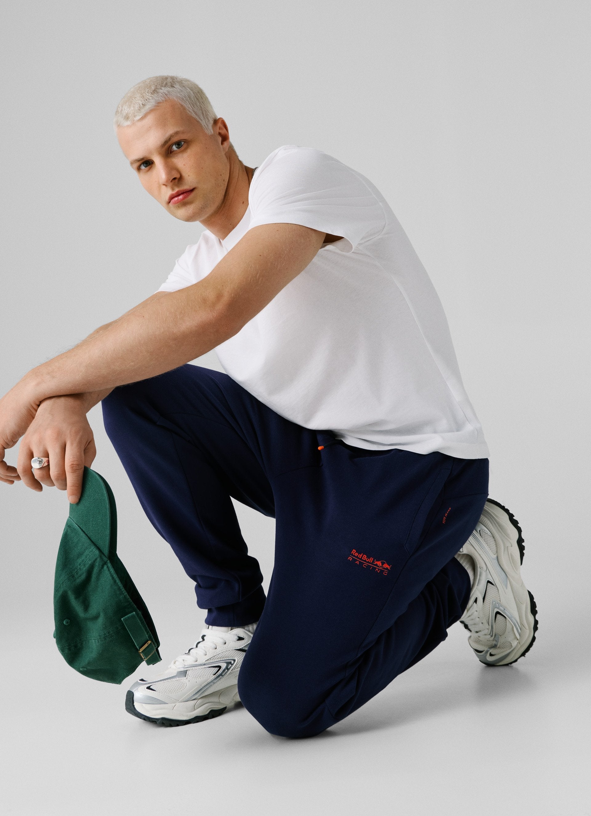 レッドブル レーシング PEPE JEANS リラックスフィット ジョガーパンツ