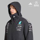 防寒対策にオススメ！メルセデスAMG ペトロナス F1チーム ジャケット