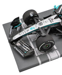 メルセデス AMG ペトロナス F1 チーム W16 Eパフォーマンス ジョージ･ラッセル 2025年 シンガポールGP 優勝 by ミニチャンプス 1/18スケール