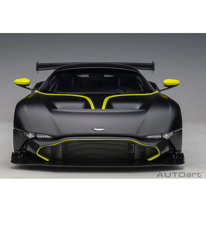 アストンマーティン ヴァルカン（マット・ブラック）by オートアート 1