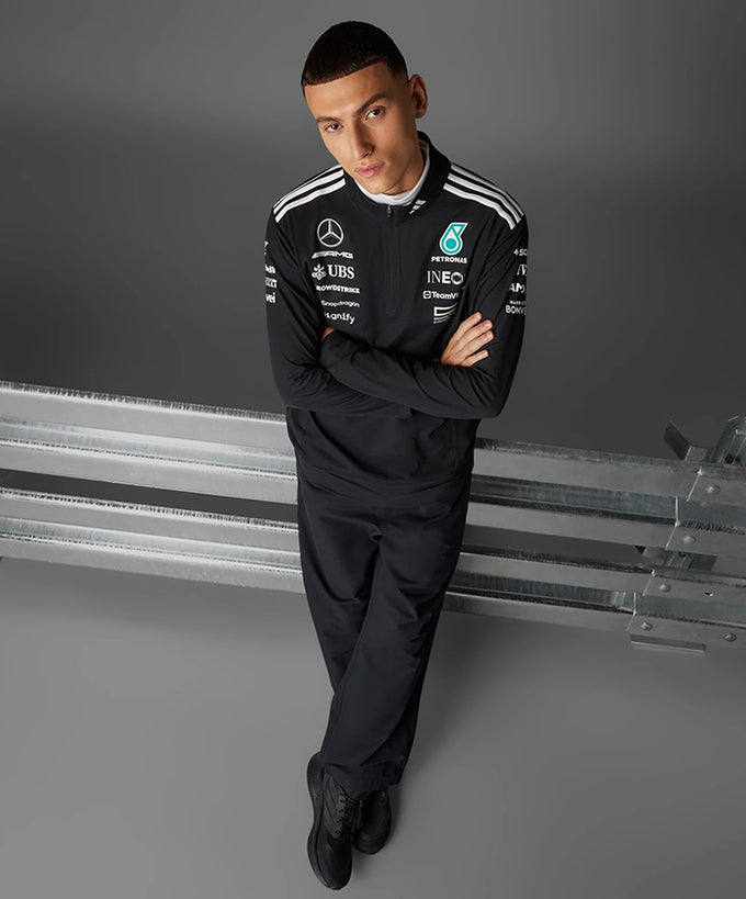 メルセデス AMG ペトロナス F1 チーム 1/4 ジップ スウェット 2025
