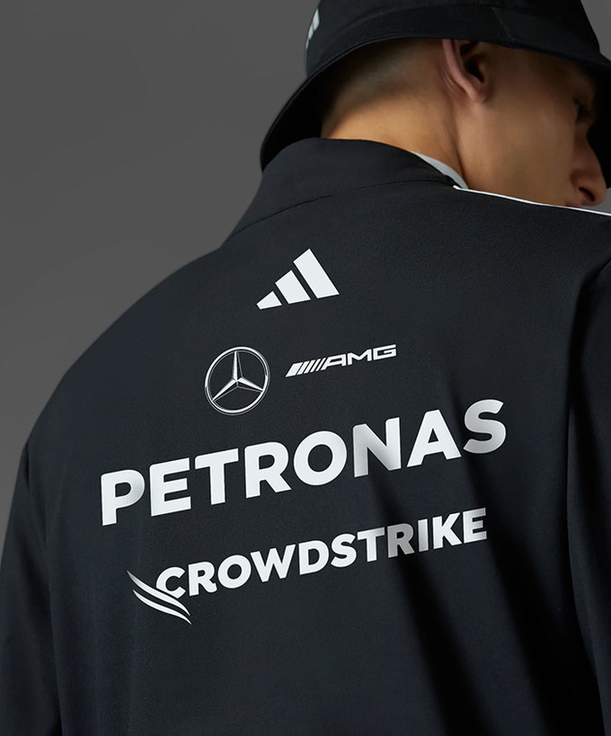 タグ付き メルセデス AMG ペトロナス F1 1/4ジップ スウェット L 欧州規格 2025 メルセデス AMG ペトロナス F1 チーム 1/4 ジップ