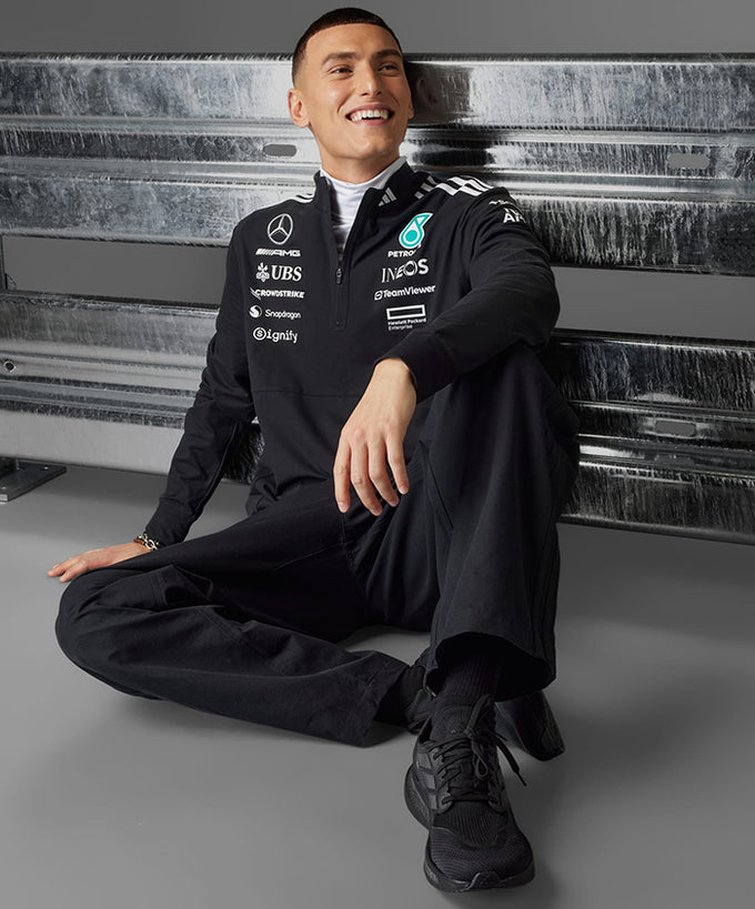 タグ付き メルセデス AMG ペトロナス F1 1/4ジップ スウェット L メルセデス AMG ペトロナス F1 チーム 1/4 ジップ スウェット 2025