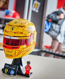 ルイス･ハミルトン ヘルメット フェラーリ by LEGO(レゴ)