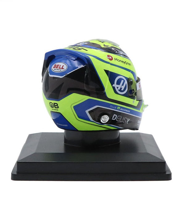 オリバー・ベアマン 2025年 ハース ヘルメット by スパーク 1/5