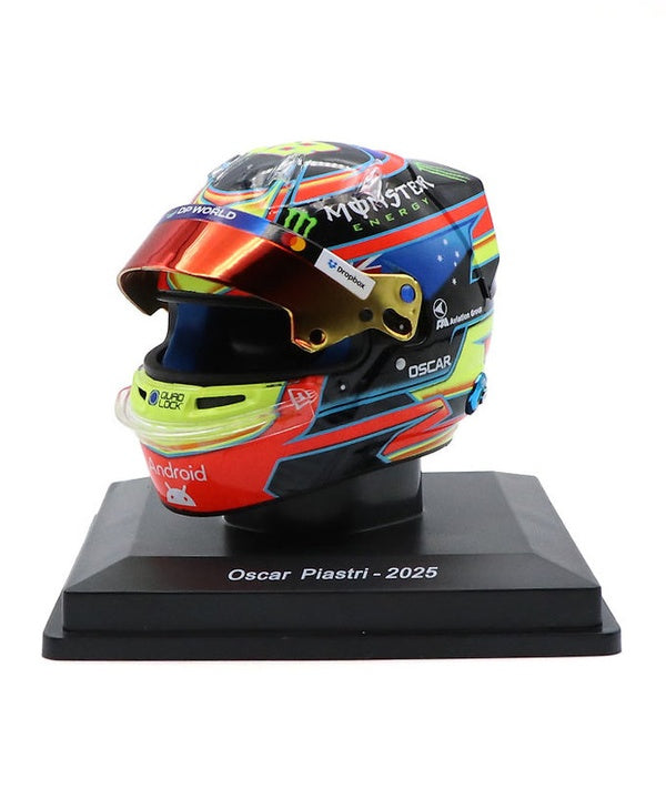 オスカー・ピアストリ 2025年 マクラーレン ヘルメット by スパーク 1