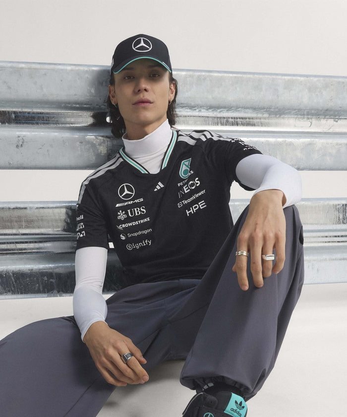 メルセデス AMG ペトロナス F1 チーム ドライバー Tシャツ BK