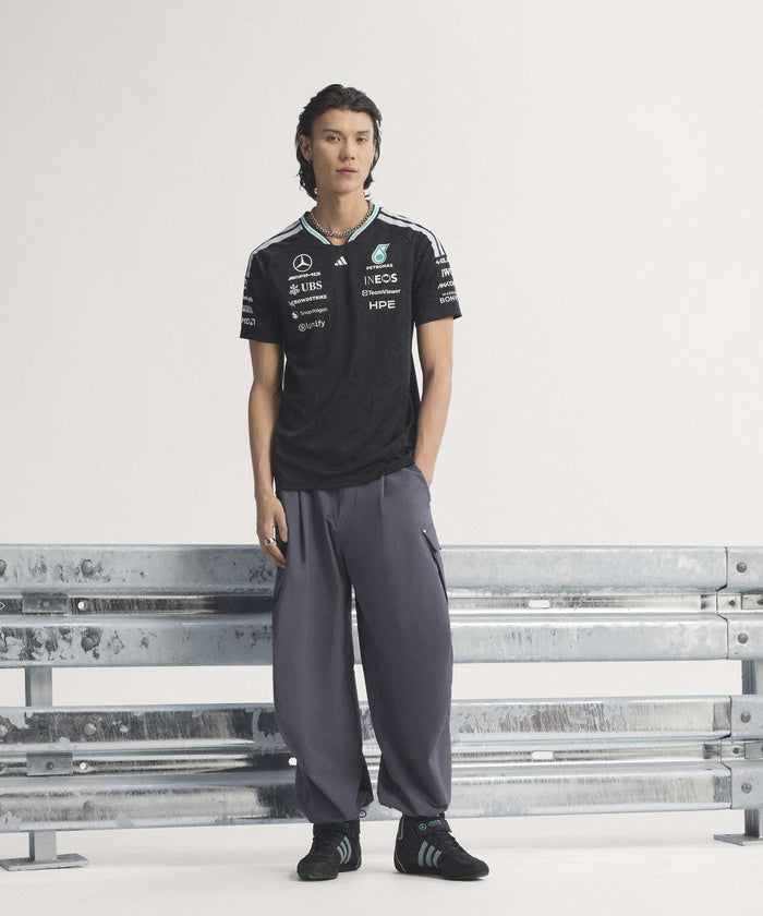 メルセデス AMG ペトロナス F1 チーム ドライバー Tシャツ BK