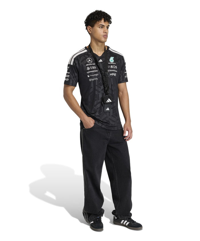 メルセデス AMG ペトロナス F1 チーム ドライバー Tシャツ BK 2026