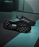 メルセデス AMG ペトロナス F1 チーム ウルトラブースト 5ｘシューズ