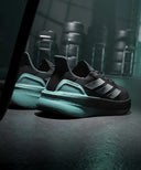 メルセデス AMG ペトロナス F1 チーム ウルトラブースト 5ｘシューズ