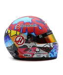 エステバン・オコン 2025年 マイアミGP ハース ヘルメット by BELL 1/2スケール