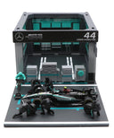 メルセデス AMG ペトロナス F1 W15 ルイス・ハミルトン ジオラマ ピットストップセット by ブラゴ 1/43スケール