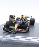 オラクル レッドブルレーシング ホンダ RB20 マックス・フェルスタッペン 2024年 ラスベガスGP F1 ドライバー チャンピオン by スパーク 1/43スケール