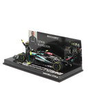 メルセデス AMG ペトロナス F1チーム W15 E ルイス･ハミルトン 2024年 アブダビGP メルセデスラストレース フィギア付 by ミニチャンプス 1/43スケール