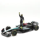 メルセデス AMG ペトロナス F1チーム W15 E ルイス･ハミルトン 2024年 アブダビGP メルセデスラストレース フィギア付 by ミニチャンプス 1/18スケール