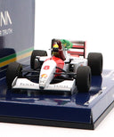 マクラーレン フォード MP4/8 アイルトン･セナ 1993年 オーストラリアGP 優勝 フラッグ付き/ウェザリング仕様 by ミニチャンプス 1/43スケール