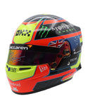 オスカー・ピアストリ 直筆サイン入り 2025年 マクラーレン ヘルメット by BELL 1/2スケール