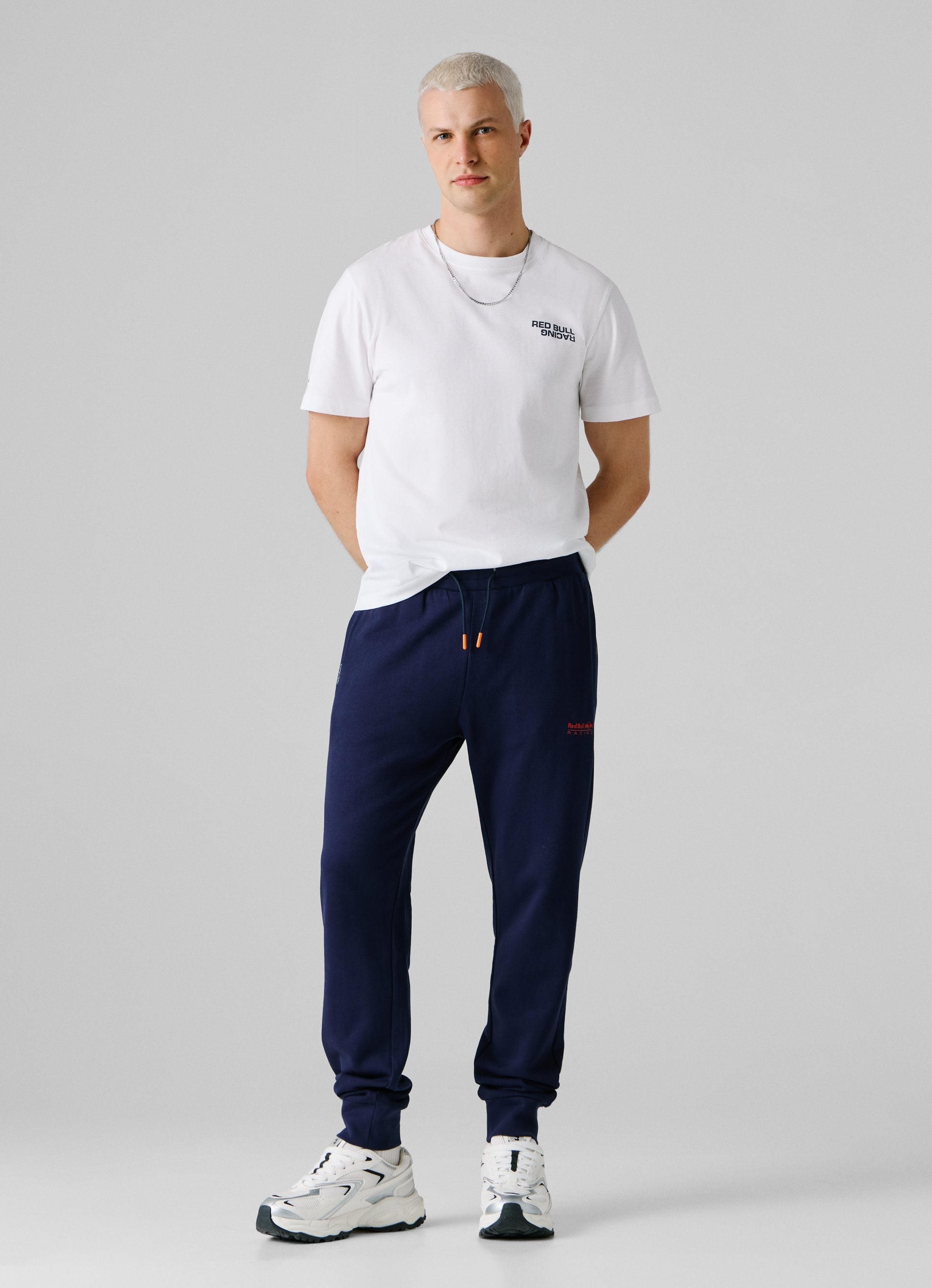 レッドブル レーシング PEPE JEANS リラックスフィット ジョガーパンツ