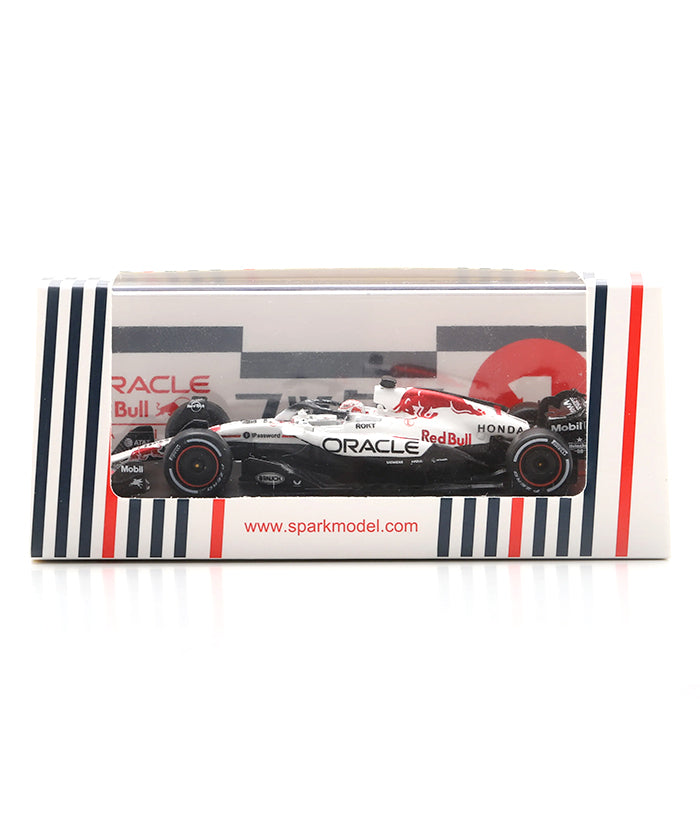 スパーク　レッドブルレーシングホンダありがとうバージョン(ホワイト)新品　絶版品 スパーク 1/43 レッドブル RB21 日本GP 2025 角田裕毅 記念ボード付き