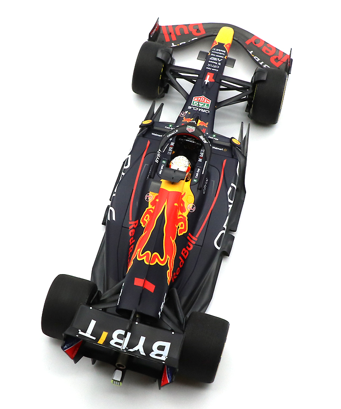 新品】1/18 レッドブルRB18 フェルスタッペン2022サウジアラビア優勝