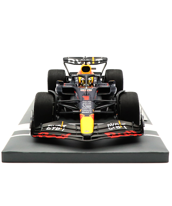 1/18 スパークオラクル レッドブル レーシング RB18M.フェルスタッペン