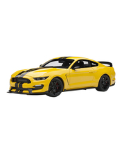 【30%オフセール】オートアート 1/18スケール フォード シェルビー GT350R （イエロー）/msl…