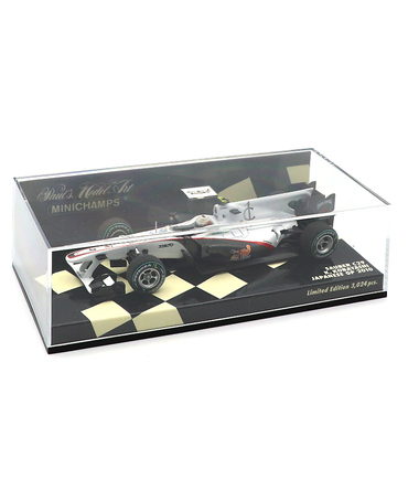 【海外並行品】ミニチャンプス  1/43スケール ザウバー C29 小林可夢偉 2010年日本GP