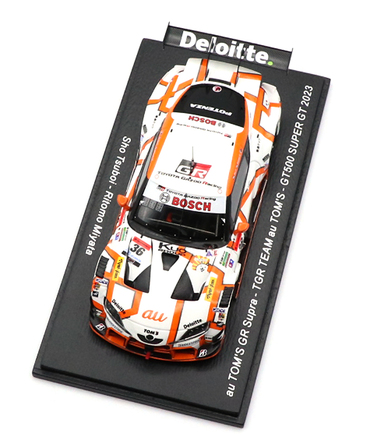 スパーク 1/43スケール au トムス GR スープラ TGR TEAM au TOMS NO.36 坪井翔 / 宮田莉朋 GT500 スーパーGT 2023年