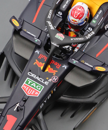 フェルスタッペン別注 ミニチャンプス 1/18スケール オラクル レッドブル レーシング ホンダ RB19 マックス・フェルスタッペン 2023年 カタールGP 優勝 ワールドチャンピオン フィギュア＆ピットボード付き/ARB/23f1m