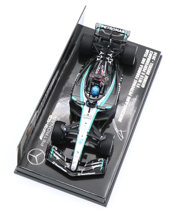 ミニチャンプス 1/43スケール メルセデス AMG ペトロナス F1 W15 E パフォーマンス ジョージ・ラッセル 2024年