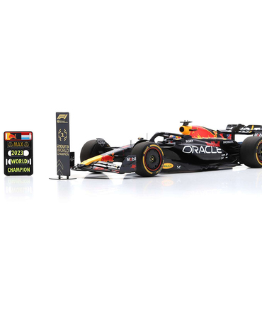 スパーク 1/18スケール オラクル レッドブル レーシング ホンダ RB19 マックス・フェルスタッペン 2023年 カタールGP 優勝 with ピットボード＆チャンピオンボード  ドライバーズチャンピオン/ARB/23f1m