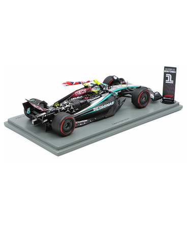 スパーク 1/43スケール メルセデス AMG ペトロナス F1 W15 E パフォーマンス ルイス・ハミルトン 2024年 イギリスGP 優勝 With イギリス国旗 /24f1m