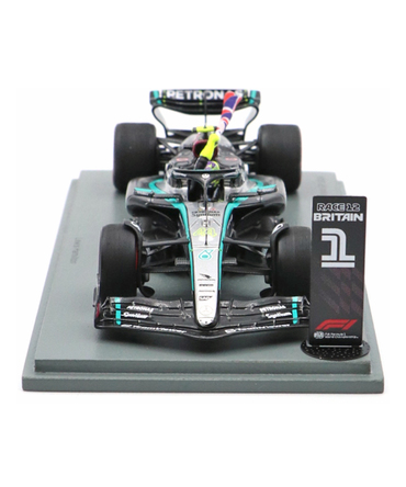 スパーク 1/43スケール メルセデス AMG ペトロナス F1 W15 E パフォーマンス ルイス・ハミルトン 2024年 イギリスGP 優勝 With イギリス国旗 /24f1m