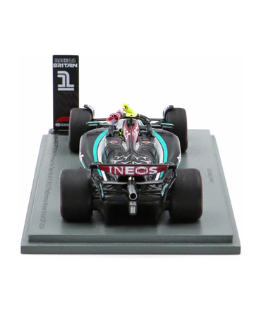 スパーク 1/43スケール メルセデス AMG ペトロナス F1 W15 E パフォーマンス ルイス・ハミルトン 2024年 イギリスGP 優勝 With イギリス国旗 /24f1m