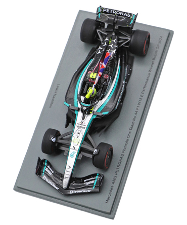 スパーク 1/43スケール メルセデス AMG ペトロナス F1 W15 E パフォーマンス ルイス・ハミルトン 2024年 イギリスGP 優勝 With イギリス国旗 /24f1m