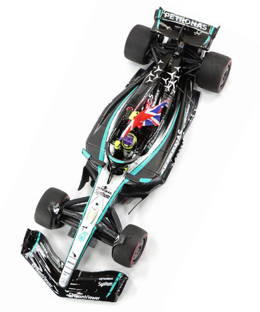 ミニチャンプス 1/18スケール メルセデス AMG ペトロナス F1 W15 E パフォーマンス ルイス・ハミルトン 2024年 イギリスGP 優勝 フラッグ付属 /24f1m