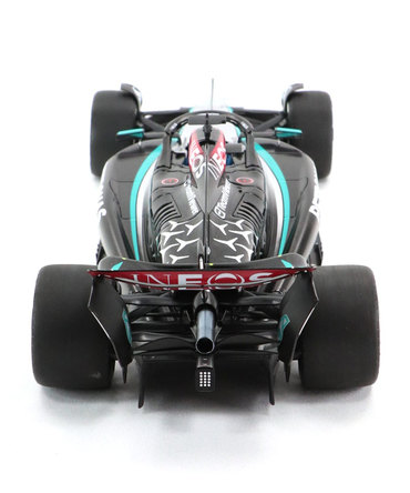 ミニチャンプス 1/18スケール メルセデス AMG ペトロナス F1 W15 E パフォーマンス ジョージ・ラッセル 2024年 /24f1m