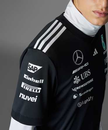 メルセデス AMG ペトロナス F1 チーム ドライバー Tシャツ ブラック 2025 /アディダス/TM-W