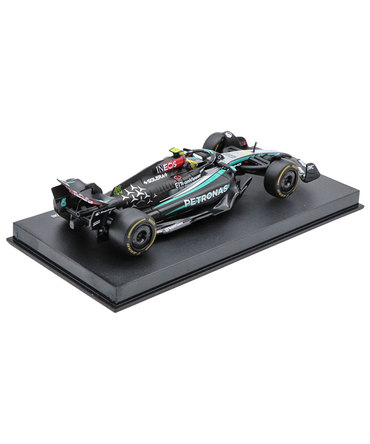 ブラゴ 1/43スケール メルセデス AMG ペトロナス F1 W15 E パフォーマンス ルイス・ハミルトン 2024年（ドライバー付属） /24f1m