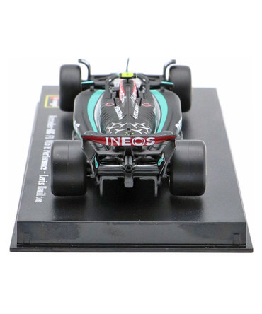 ブラゴ 1/43スケール メルセデス AMG ペトロナス F1 W15 E パフォーマンス ルイス・ハミルトン 2024年（ドライバー付属） /24f1m