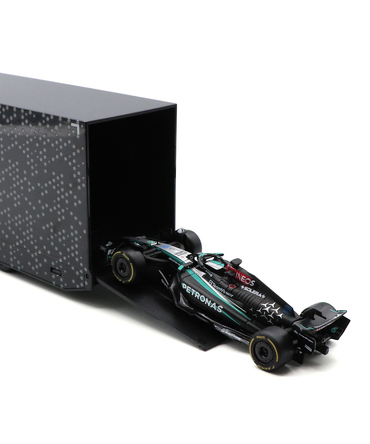 ブラゴ 1/43スケール メルセデス-ベンツ ACTROS GIGASPACE トランスポーター / W15 ジョージ・ラッセル セット