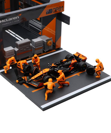 ブラゴ 1/43スケール マクラーレン F1 MCL38  オスカー・ピアストリ ジオラマ ピットストップセット