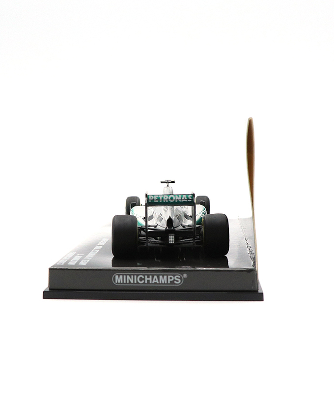 【海外並行品】MBA別注 ミニチャンプス 1/43スケール メルセデスAMGペトロナス F1チーム　ルイス・ハミルトン 2013年ショーカー拡大画像