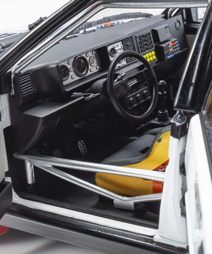 京商 1/18スケール ランチア デルタ HF 4WD No.4 チームランチア マルティニ 1987年 1000湖拡大画像