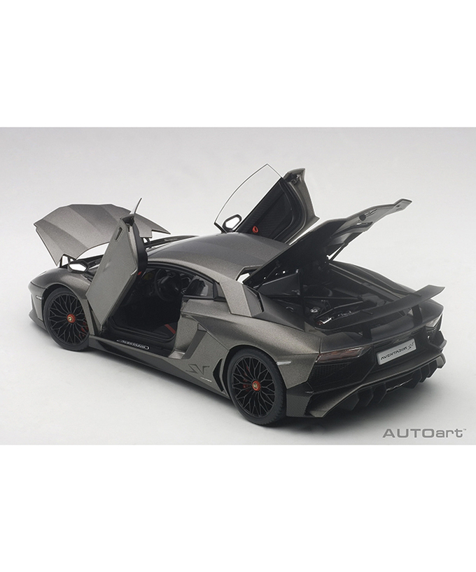 【30%オフセール】オートアート 1/18スケール ランボルギーニ アヴェンタドール LP750-4 SV (マット・グレー) /msl拡大画像