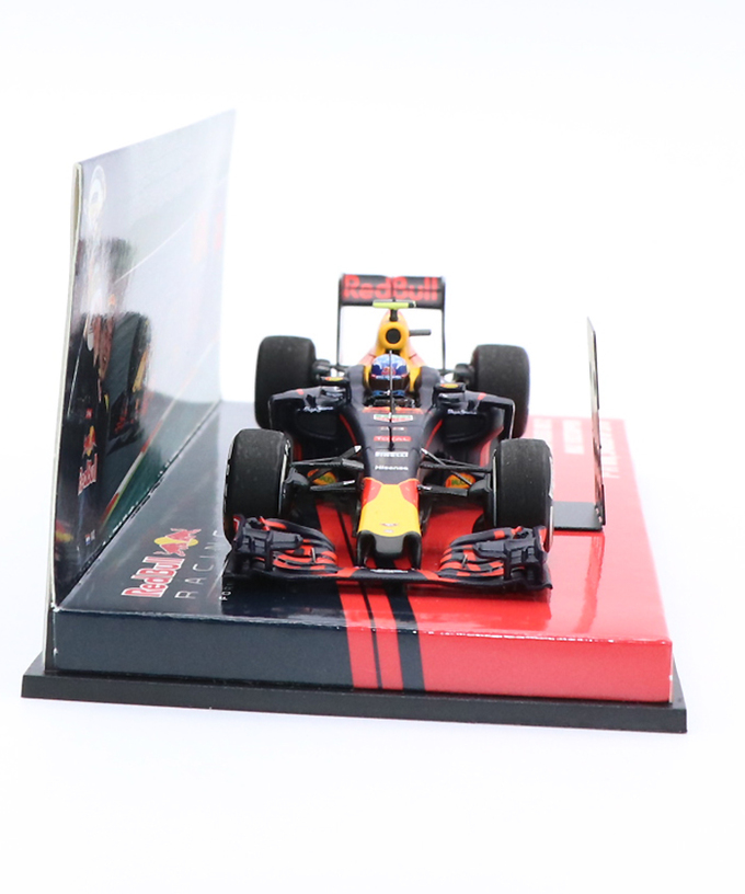 CKモデルカーズ 別注 ミニチャンプス 1/43スケール レッドブル レーシング タグホイヤー RB12 マックス・フェルスタッペン 2016年 スペインGP F1 初優勝 ピットボード付き拡大画像