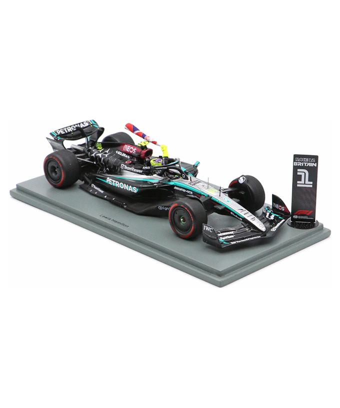 スパーク 1/43スケール メルセデス AMG ペトロナス F1 W15 E パフォーマンス ルイス・ハミルトン 2024年 イギリスGP 優勝 With イギリス国旗 /24f1m拡大画像