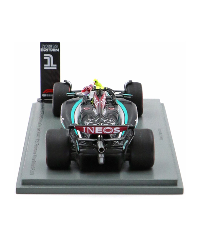 スパーク 1/43スケール メルセデス AMG ペトロナス F1 W15 E パフォーマンス ルイス・ハミルトン 2024年 イギリスGP 優勝 With イギリス国旗 /24f1m拡大画像